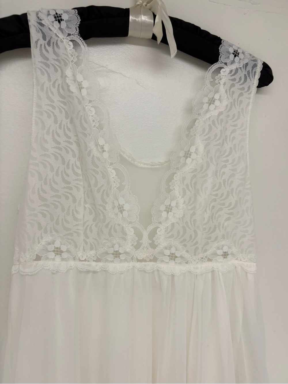 Vintage V neck Bridal Nightgown White Floor Length